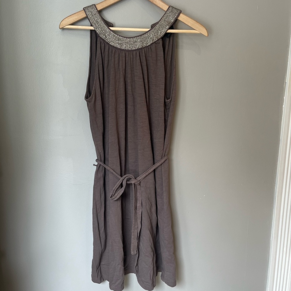 Halter neck dress, embroidered deck detail